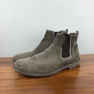 GBX Chelsea Boots Gray Suede Leather Pull On Ankle Boots Men’s Size 8M.